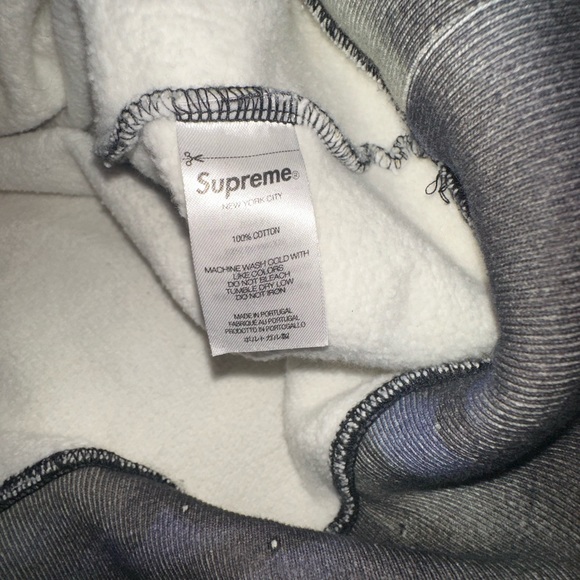 Selling my pink lady supreme pullover hoodie - Picture 7 of 7